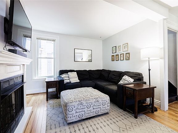 4th image of 107 Cypress St