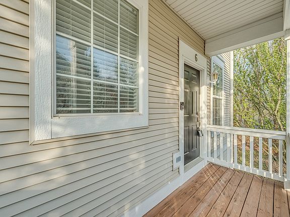 2nd image of 1492 Cambria Dr Unit 6