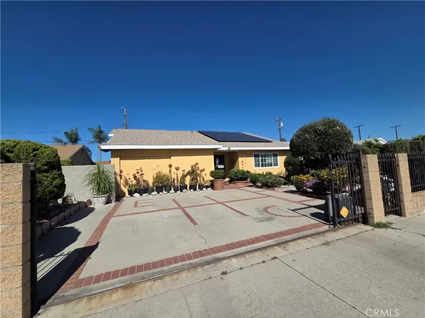 11223 Stagg St, Sun Valley, CA 91352