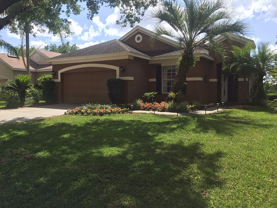 1st image of 894 Lakeworth Cir