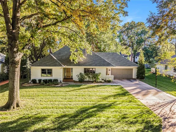 2203 W 70th Ter, Mission Hills, KS 66208