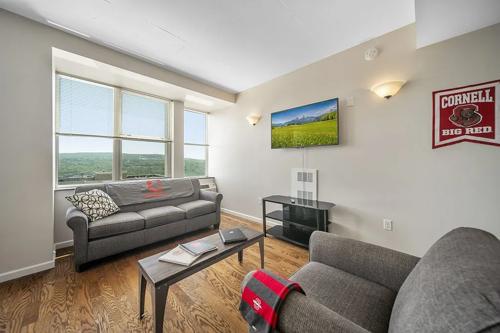 4 bed, 1275 sqft, $1,395 — Photo 3