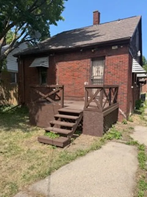 3 bed, 1110 sqft, $1,050 — Photo 2