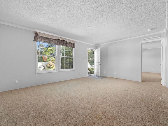 5th image of 8376 Huntington Ct.