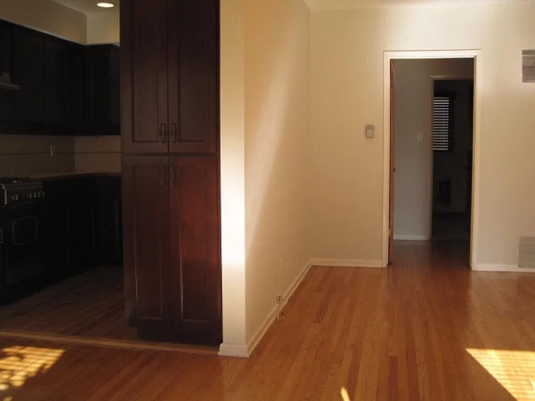 8333 1/4 Blackburn Ave — Photo 5