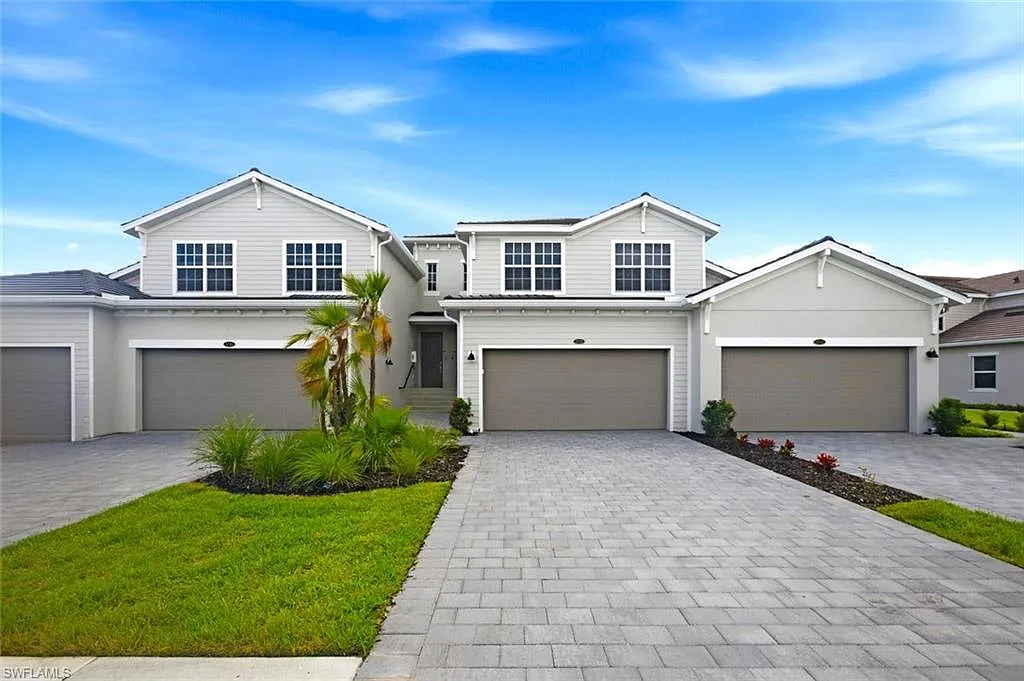 3 bed, 2.0 bath, 2110 sqft, $6,800 — Photo 1
