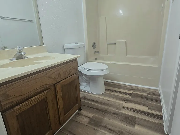 202 Ash Dr #103 — Photo 9