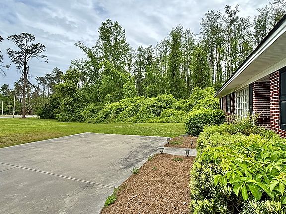 3rd image of 1007 Golf Club Rd