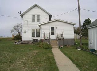 2977 Coggon Rd, Coggon, IA 52218