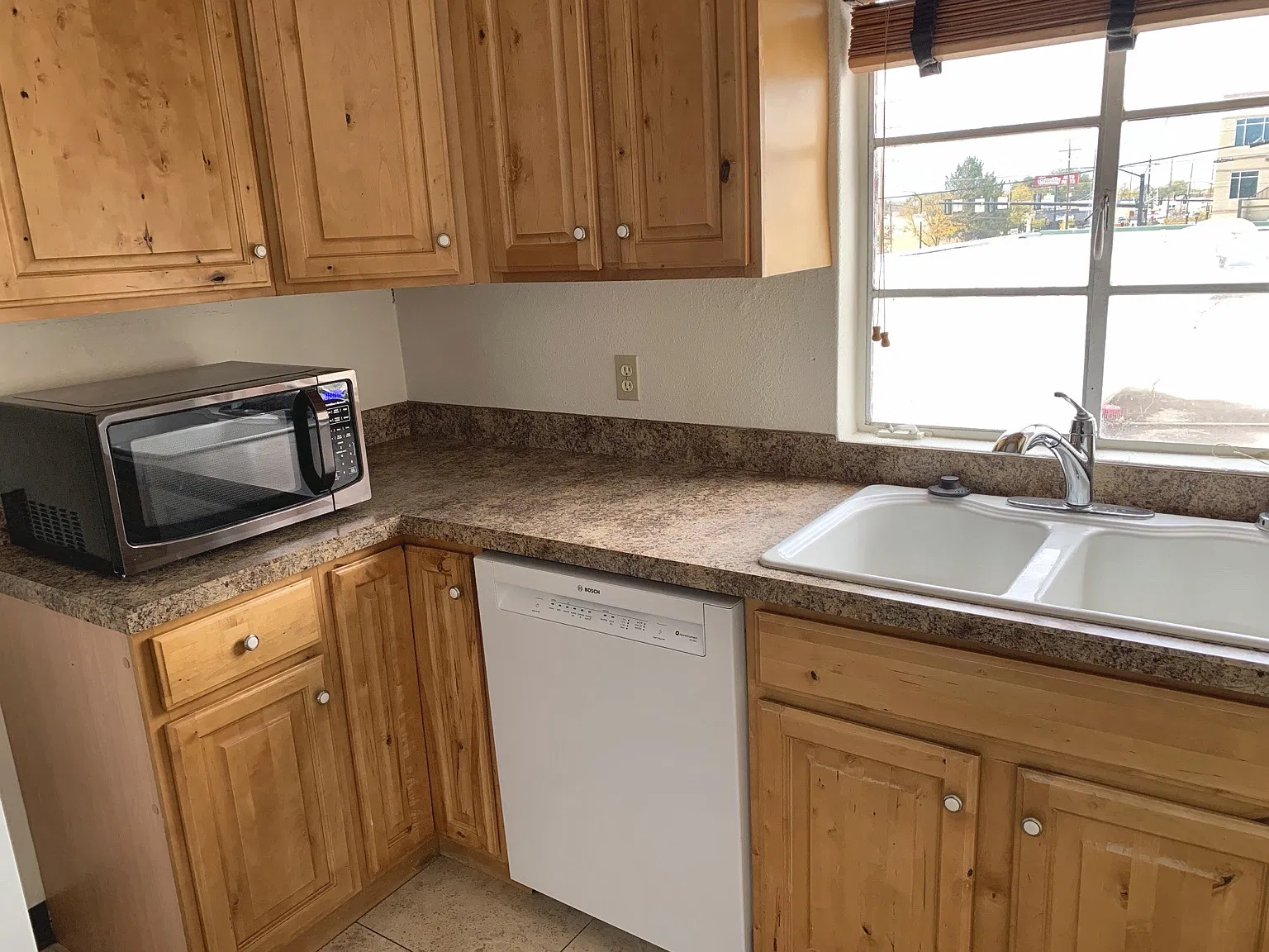 2 bed, 1500 sqft, $1,400 — Photo 3