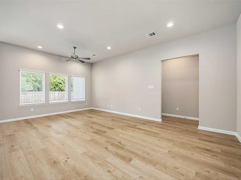 3915 Sugardale St — Photo 14