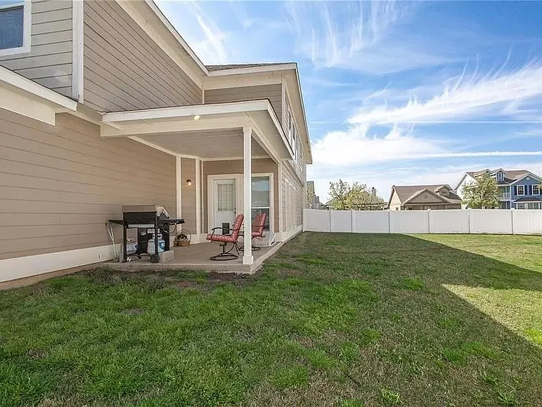 10215 Waterbury Dr — Photo 59