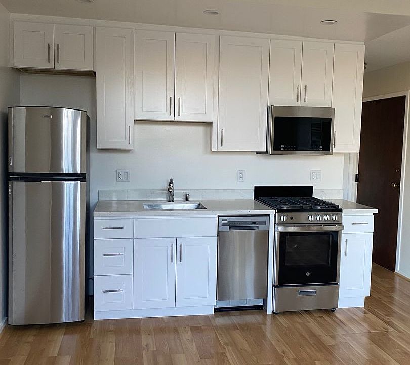 1st image of 1428 Steiner St #9