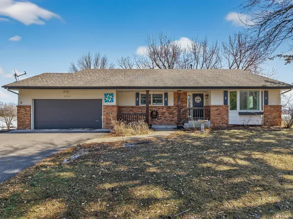 30945 Irene Ave, Lindstrom, MN 55045