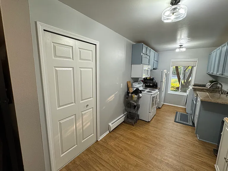 3927 Benjamin Ave #2 — Photo 3