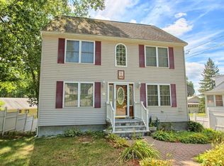 86 Acropolis Rd, Lowell, MA 01854
