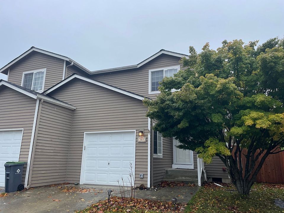 1st image of 303 NW Capstan Ct