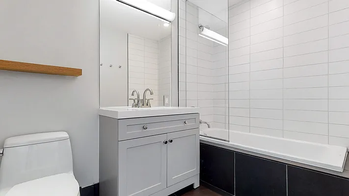 Rented by Bizzarro Agency | media 20