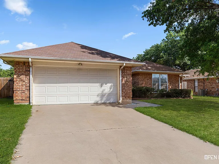 2720 Shepherds Gln — Photo 2