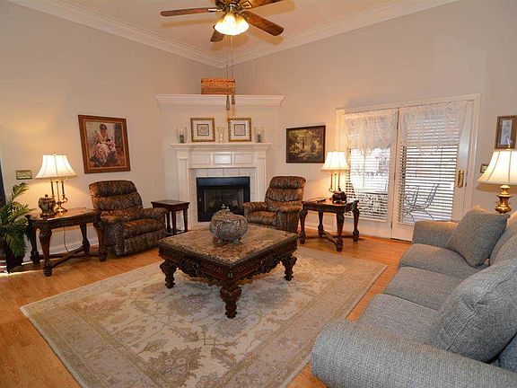 4th image of 6644 Oakshire Ct