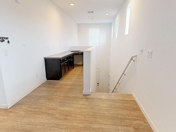 5th image of 3900 E Baseline Rd Unit 113