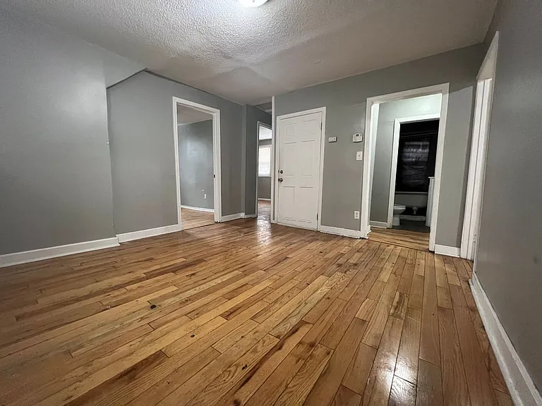 2356 Thomas Ave N — Photo 2