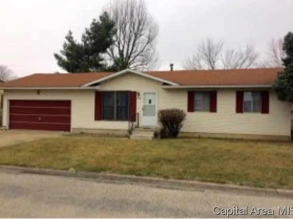 1004 Hall Dr W, Jacksonville, IL 62650