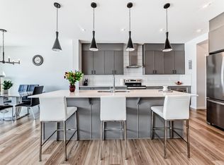 17608 49th St NW, Edmonton, AB T5Y2X8