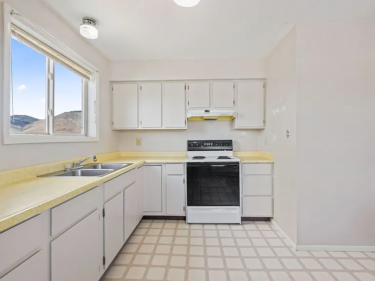 L171ER — Photo 29