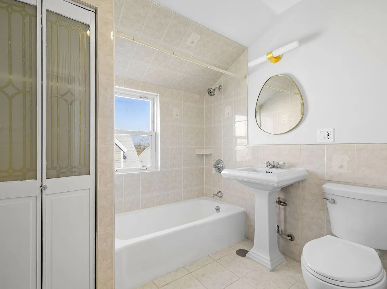 42 William Street Unit 2 - C — Photo 2