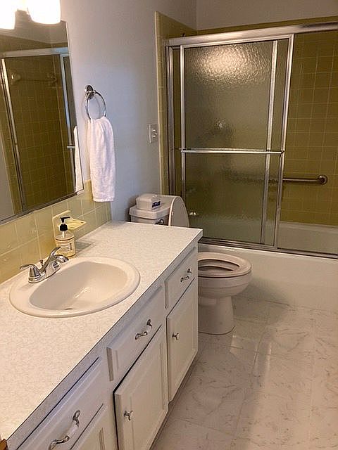 Upstairs bathroom