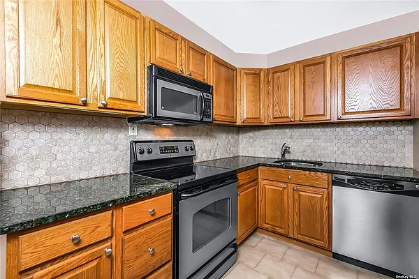 Sold by Keller Williams Realty Landmark | media 4