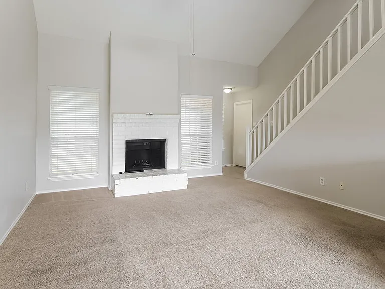 16111 Rosenridge Dr — Photo 7