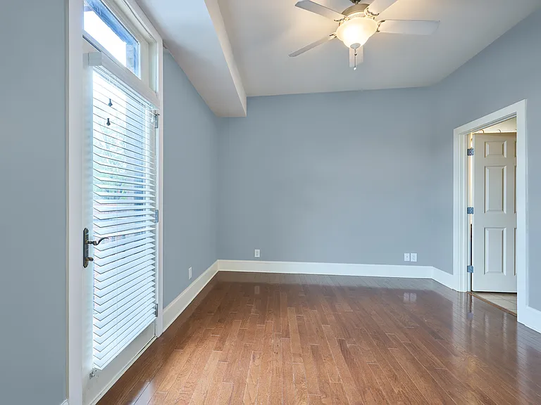 301 Augusta St #202 — Photo 11