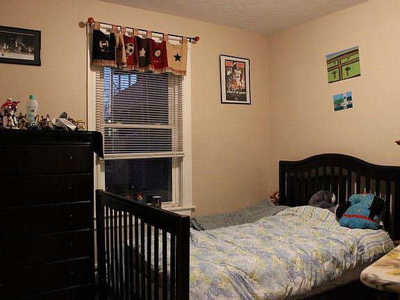 3rd image of 1 King St Unit 201