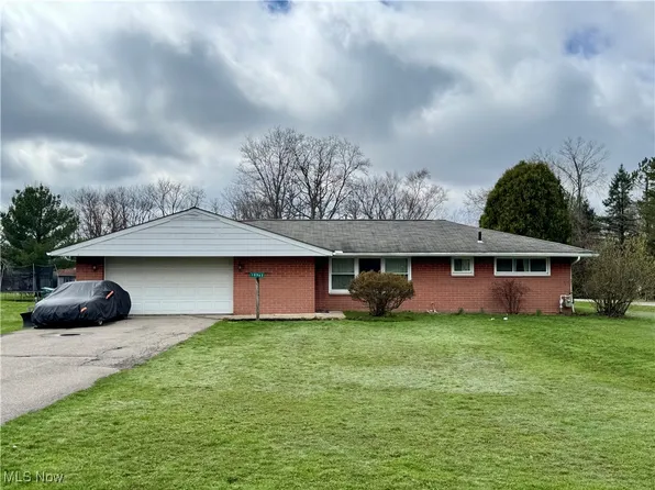 10962 Olmar Dr, Chardon, OH 44024