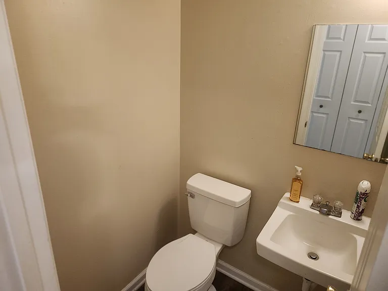 Down Stairs 1/2 Bath