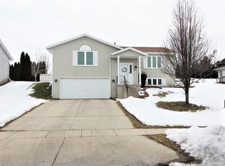 616 Brookstone Way, Watertown, WI 53094