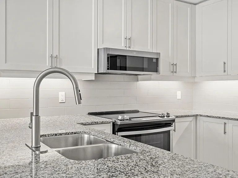 1050 Main St E #718 — Photo 3