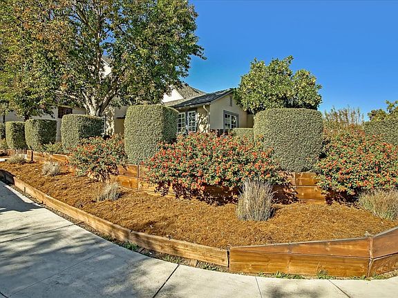 2nd image of 460 Vista Park Hill Ct