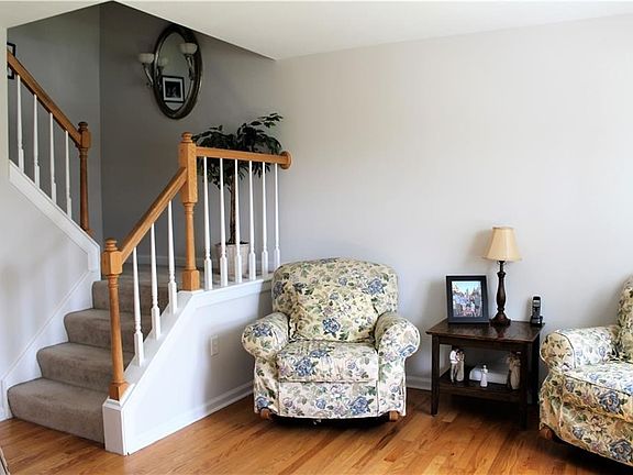 3rd image of 8408 Sugar Pine Cir