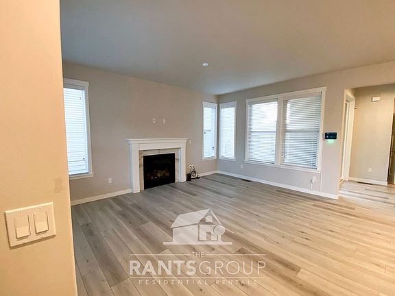 3rd image of 9027 Eleanor Dr SE