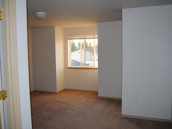 2nd image of 1316 3rd St SE APT 101