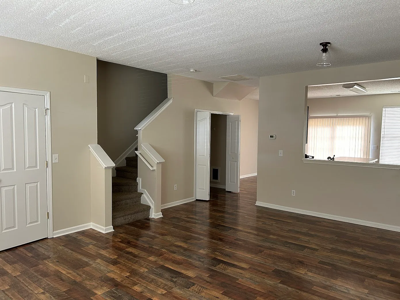 2 bed, 2.5 bath, 1480 sqft, $1,600 — Photo 2