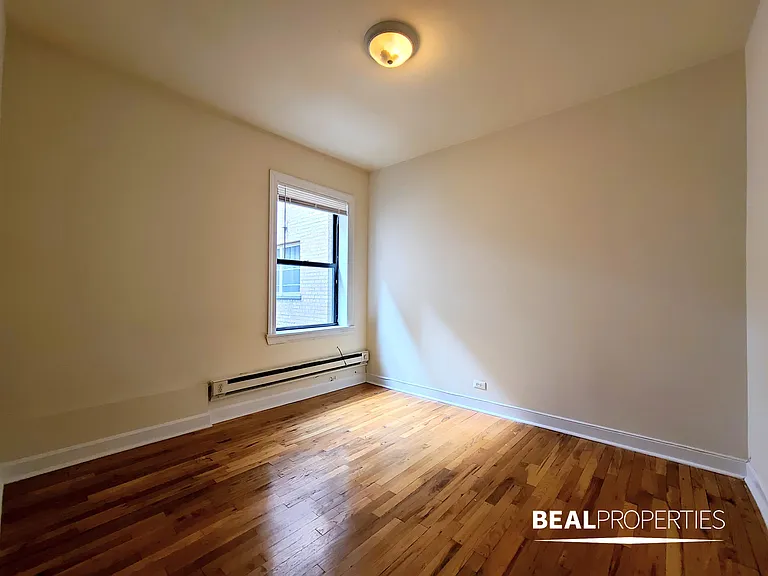 3720-28 N Pine Grove Ave — Photo 10