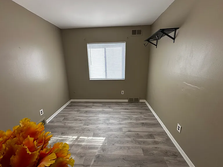 31801 Kelly Rd #32 — Photo 6