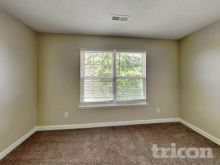 1024 Crowders Woods Dr — Photo 9