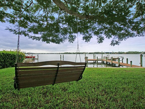 5th image of 315 River Dr