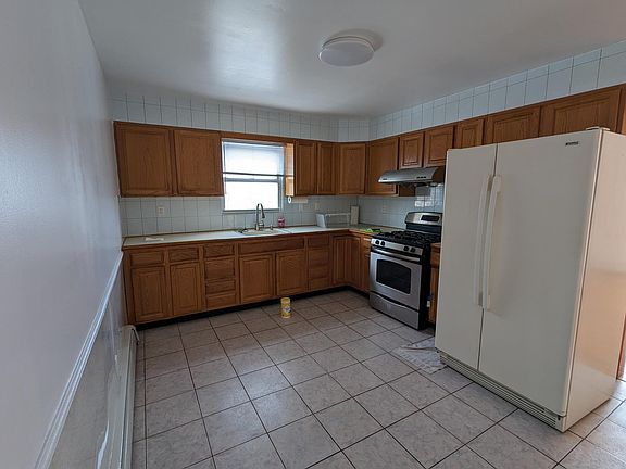2nd image of 417 Central Park Ave