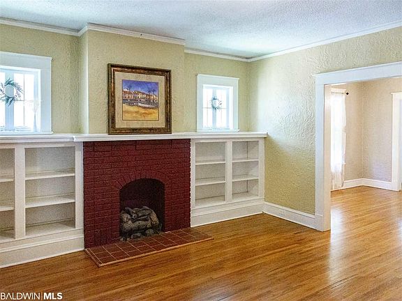 5th image of 59 Westwood St